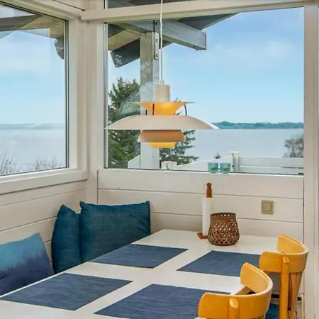 2 Bedroom In *