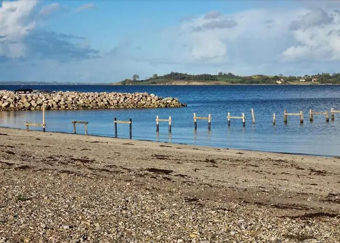 2 Bedroom Awesome In Semesterbostad Aabenraa