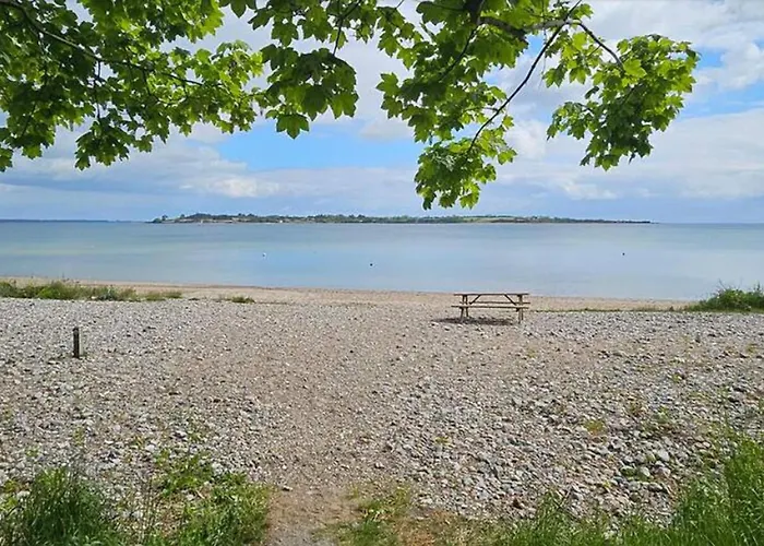 2 Bedroom Awesome In Semesterbostad *