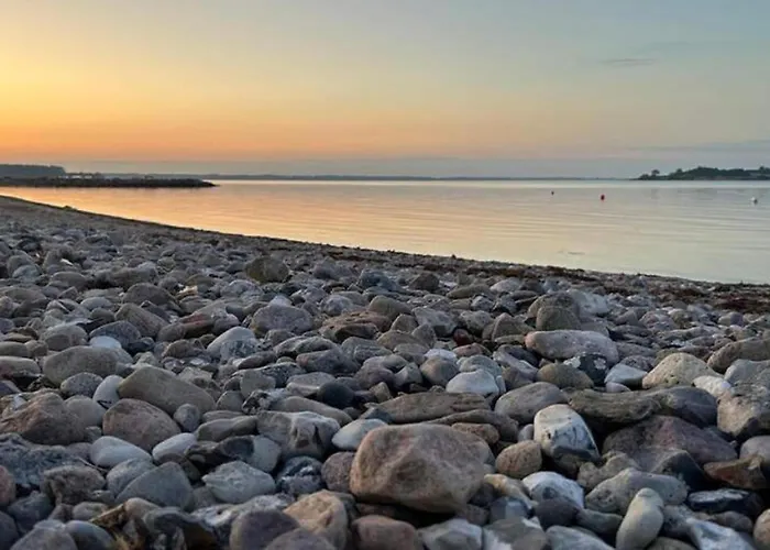 2 Bedroom Awesome In Semesterbostad Aabenraa